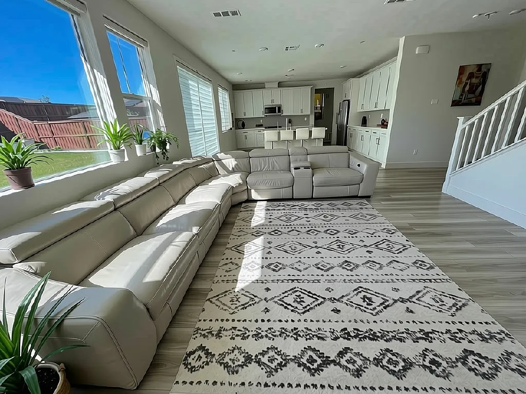 4 bed, 2654 sqft, $3,500 — Photo 2