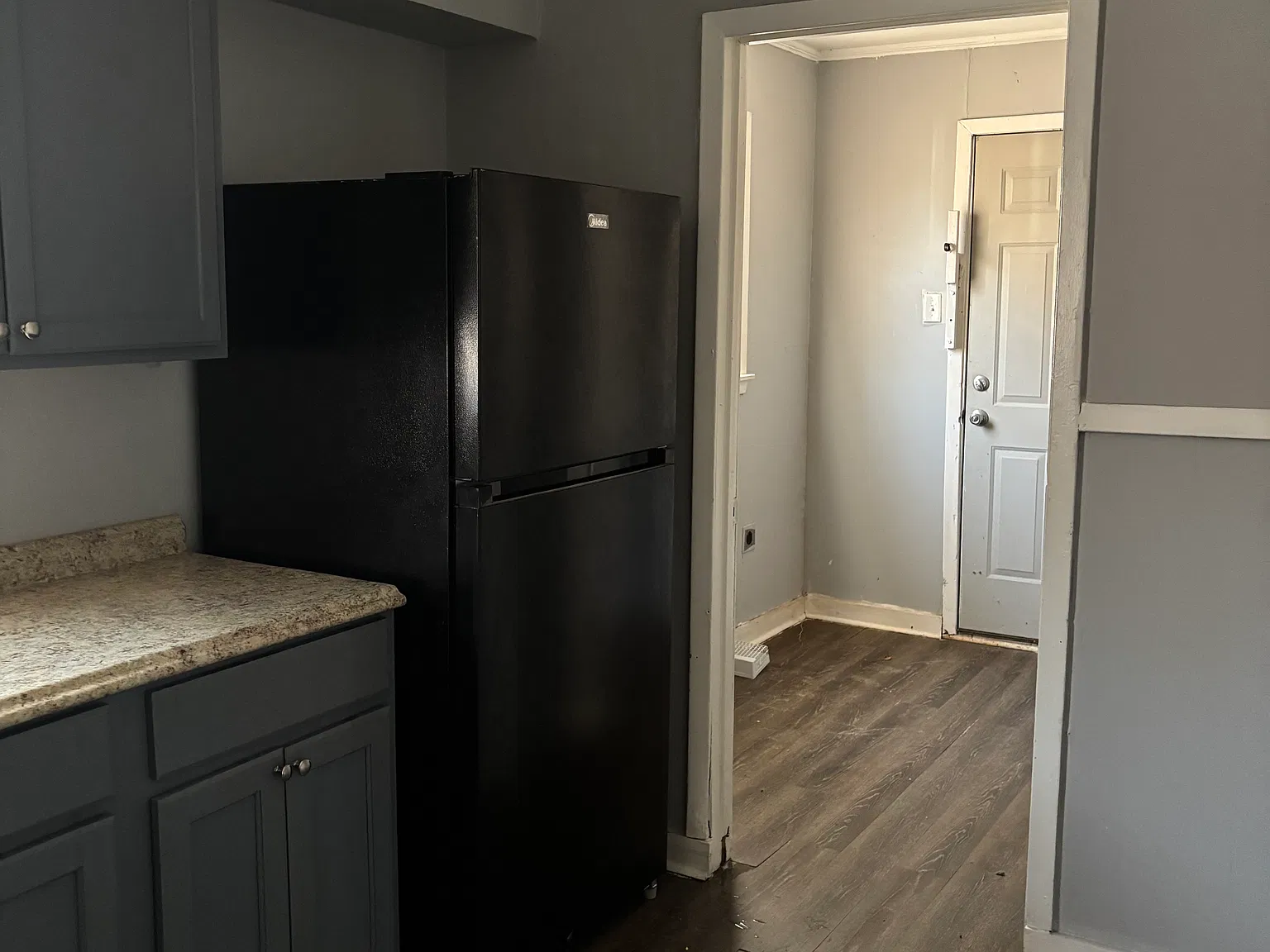 3 bed, 1155 sqft, $1,100 — Photo 2