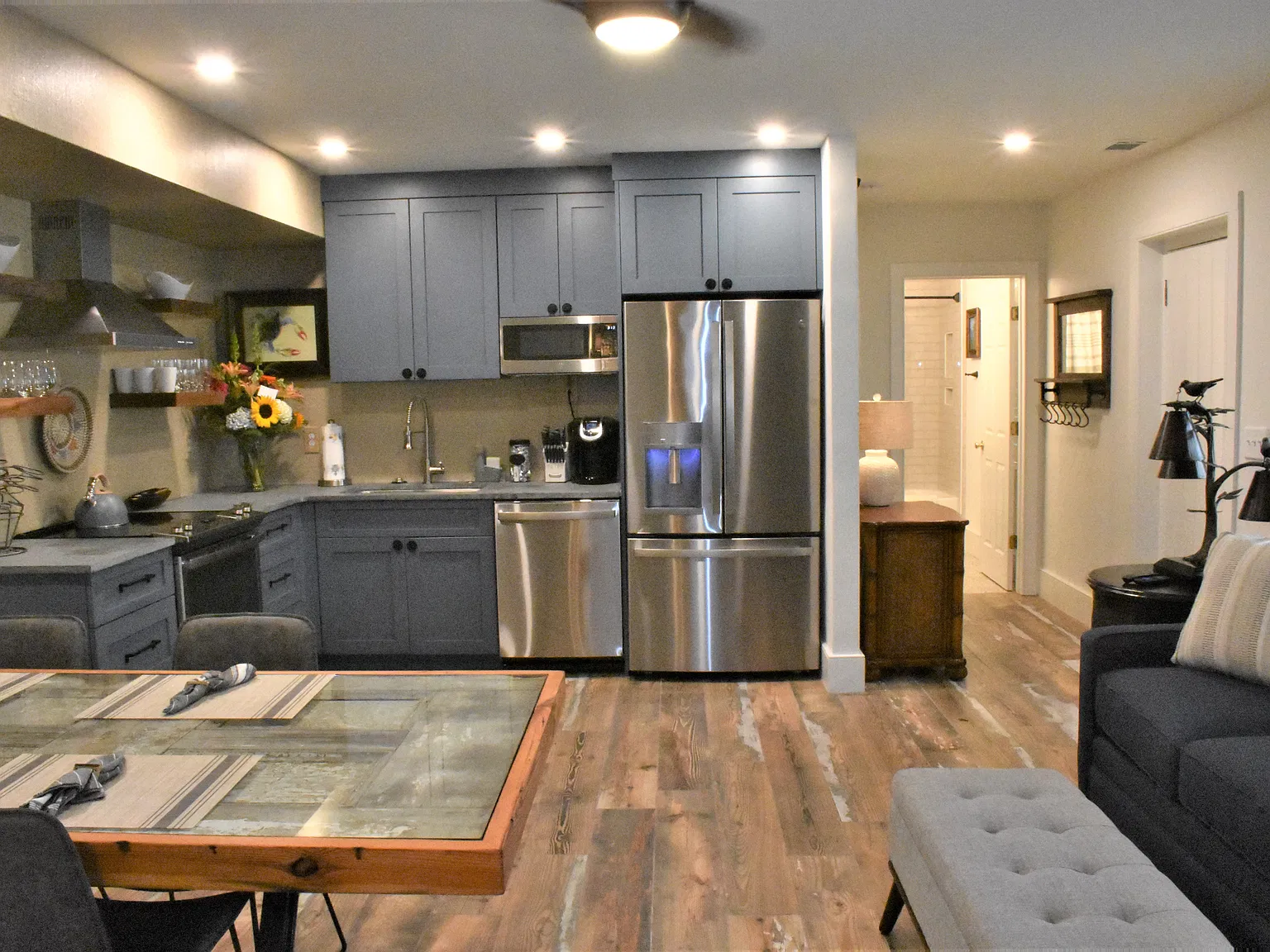 1 bed, 850 sqft, $3,800 — Photo 1