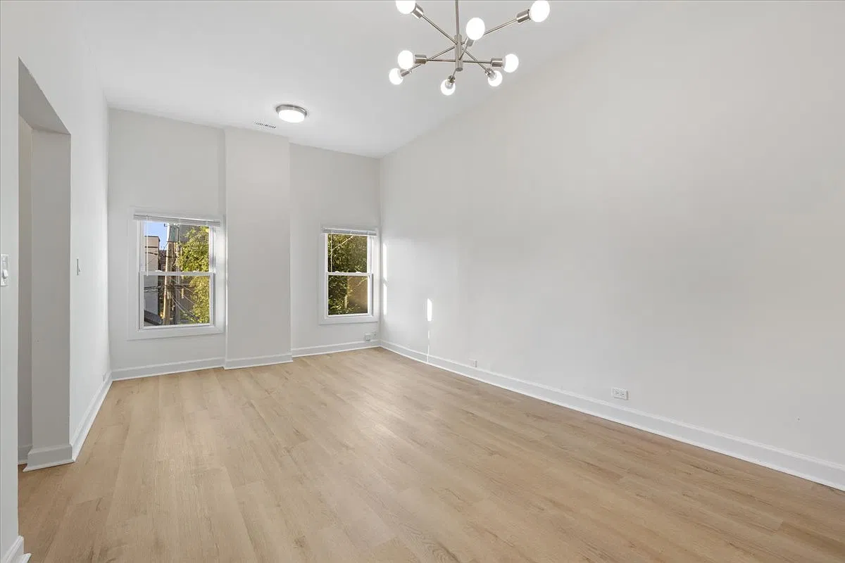 2 bed, 800 sqft, $2,500 — Photo 3