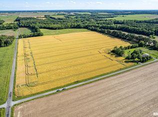 1400 E County Rd, Flora, IL 62839