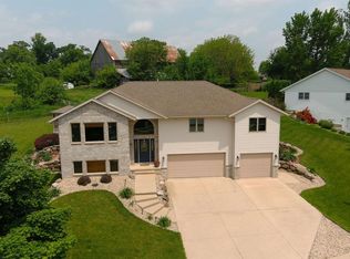 128 Robyn Rdg, Mount Horeb, WI 53572