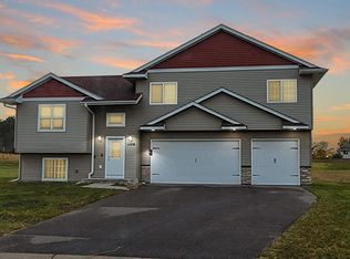 1109 8th Ave SW, Isanti, MN 55040