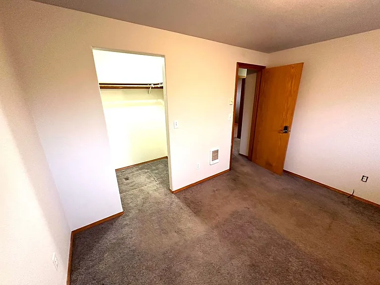 1904 Starker Pl — Photo 8