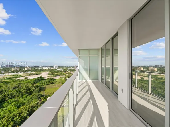 2411 Laguna Cir #1604, North Miami, FL 33181