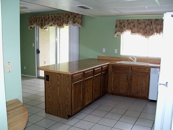 Kitchen with eating area