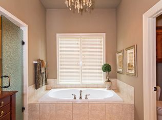 3719 W 141st St, Leawood, KS 66224