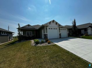 8511 W Bryggen Ct, Sioux Falls, SD 57107