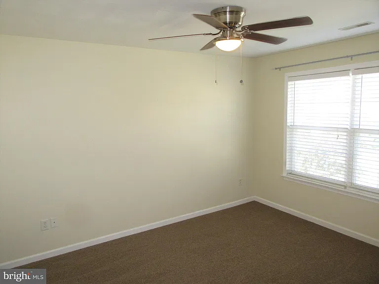 181 Gillespie Ave — Photo 9