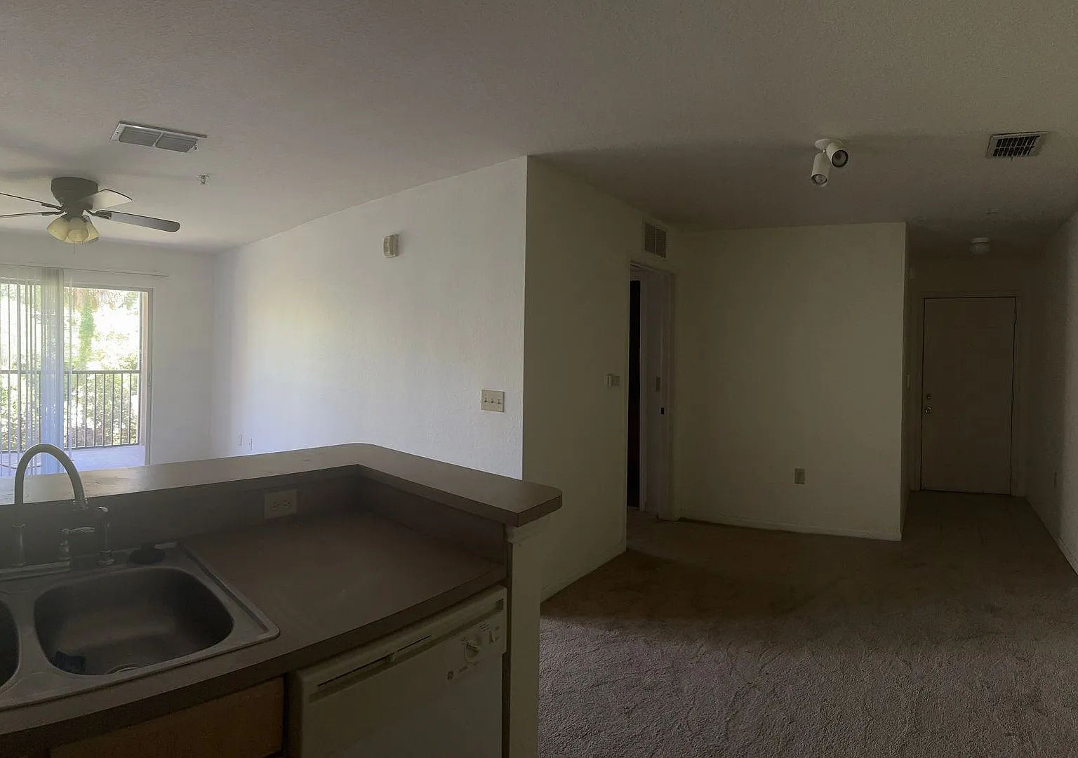 940 Village Trail 6-304 — Photo 2