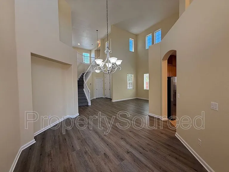 1633 Sparrowhawk St — Photo 9