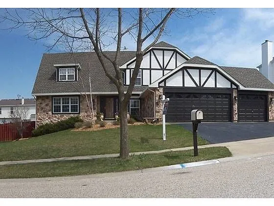 641 Regal Ln photo 1