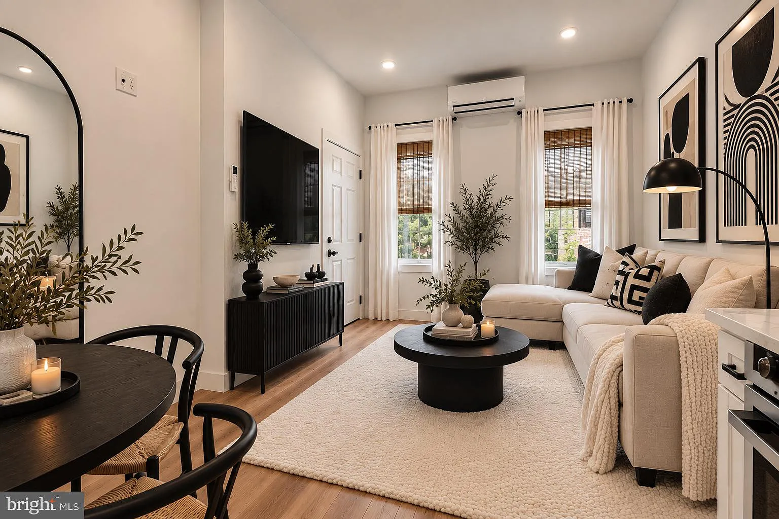 2 bed, 1.0 bath, 600 sqft, $1,600 — Photo 1