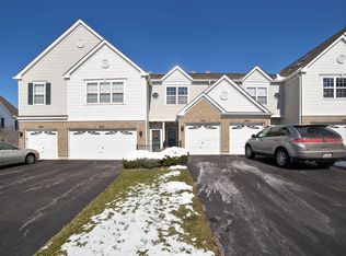 304 Gazebo Ln, Lombard, IL 60148