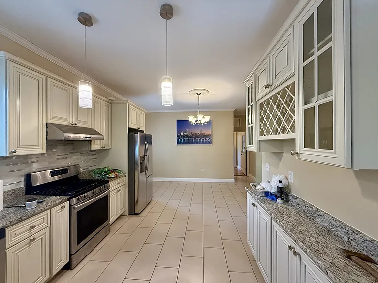161 Walnut St #1 — Photo 2