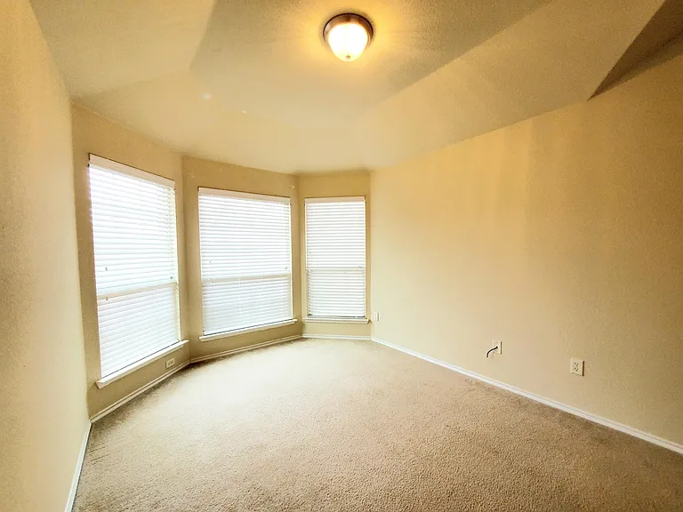 1925 Carol Ln — Photo 15
