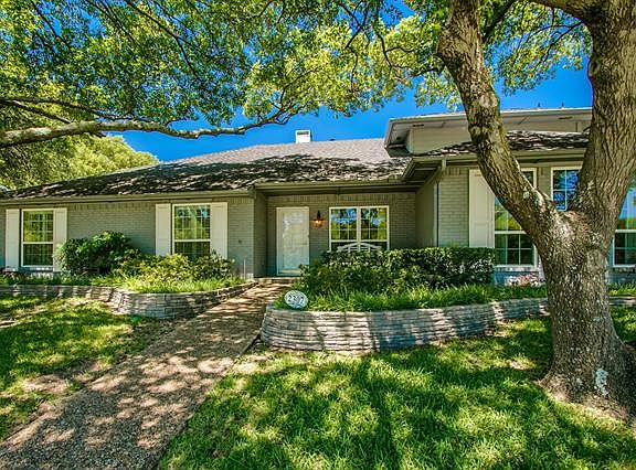 3rd image of 2307 W Prairie Creek Dr