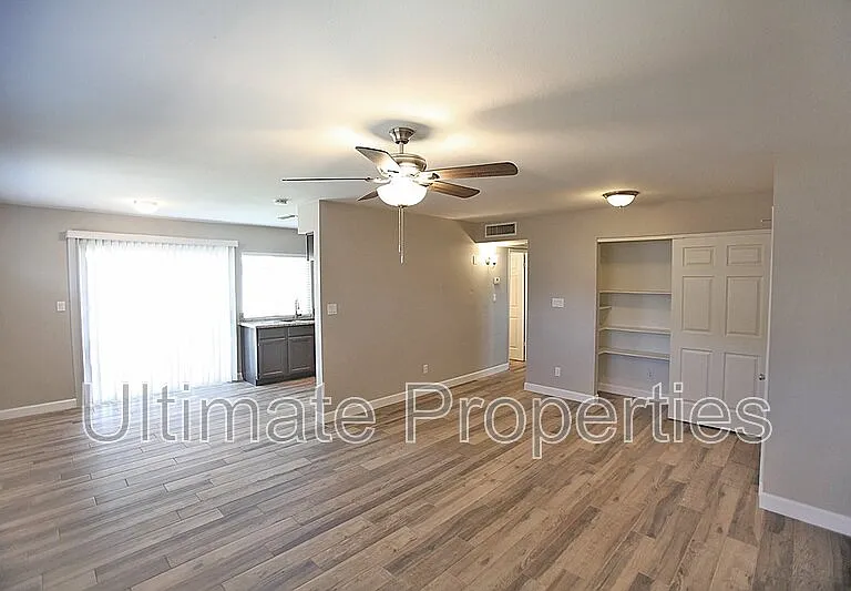 5520 W Alice Ave — Photo 3