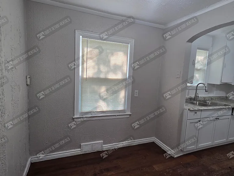 19335 Hoover St — Photo 16