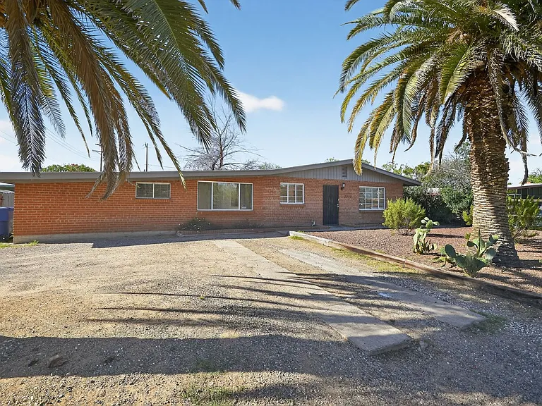 2272 E. Blacklidge Dr. — Photo 10