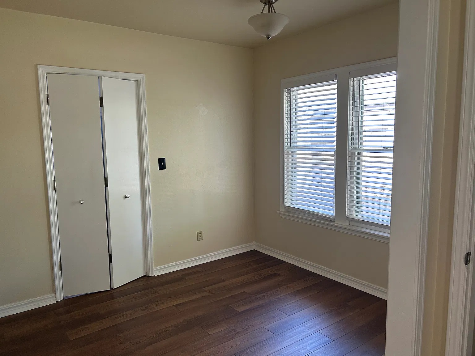 1 bed, 800 sqft, $1,000 — Photo 3