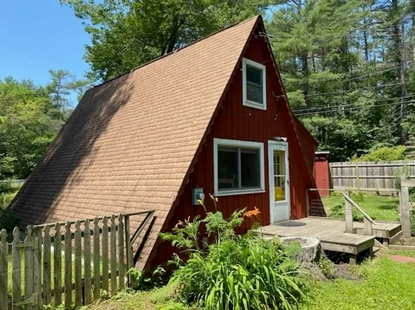 3 Shore Dr, Shutesbury, MA 01072