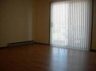 1735 Longview Rd APT 3, Waukegan, IL 60087