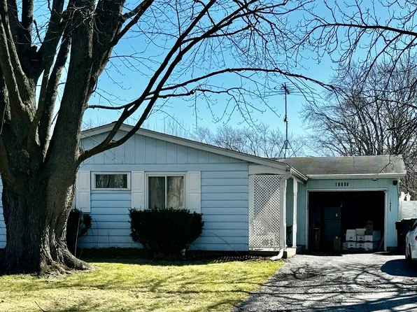 18605 W Judy Dr, Gurnee, IL 60031