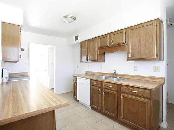 2nd image of 1518 Burgundy St