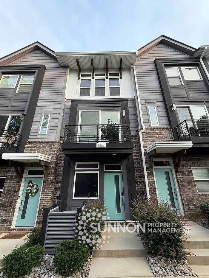 2 bed, 2.5 bath, 1611 sqft, $2,495 — Photo 1
