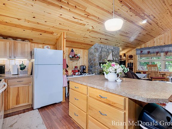 5th image of 2288 Tacoma Dr NW