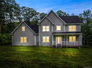 7 Stonegate Rd, New Hartford, CT 06057