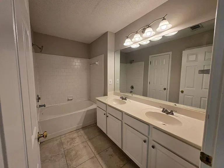 2853 Regent Walk Dr — Photo 16