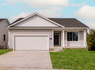 4400 Honey Bee Rdg, Des Moines, IA 50317