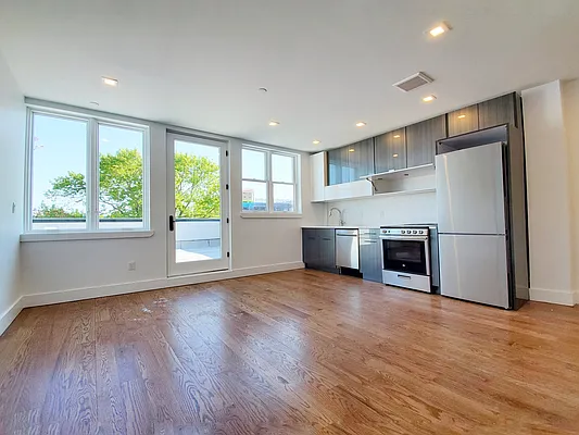 Rented by Rentall Group Inc | media 1