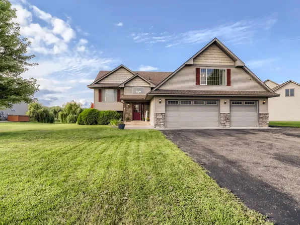 28536 Lakeside Dr, Lindstrom, MN 55045