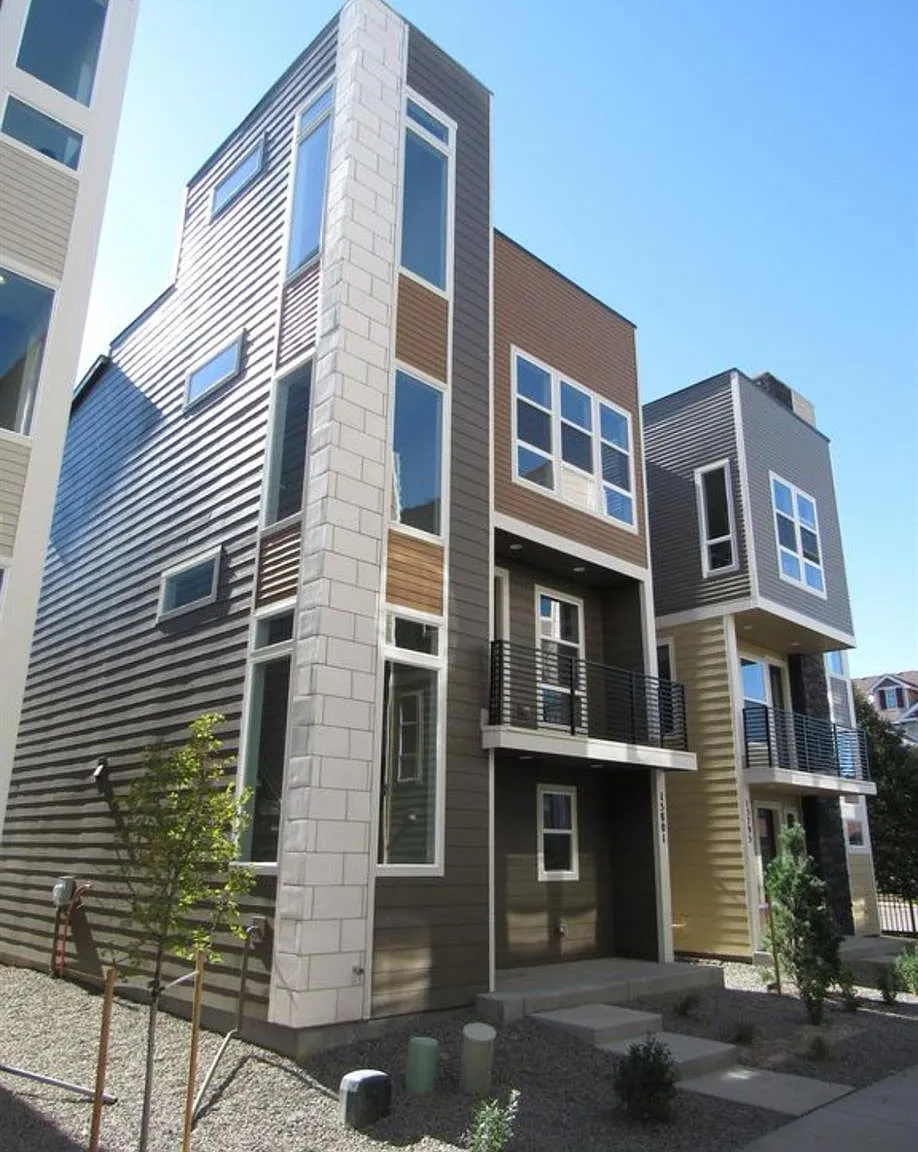 3 bed, 2.5 bath, 1722 sqft, $2,690 — Photo 1