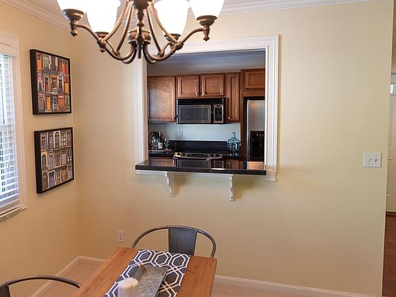 5th image of 3675 Willowlea Ct Unit 6