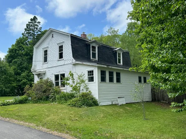 11 Cedar Lane, Belfast, ME 04915