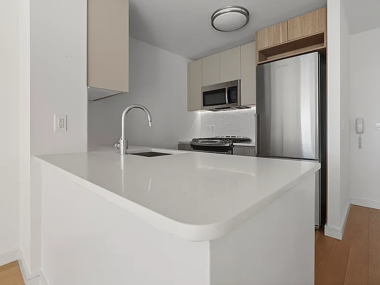 42-20 24th St #28E — Photo 3