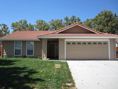 2nd image of 1931 Blossomwood Ln