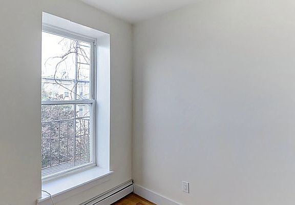 5th image of 1057 Jefferson Ave #3C