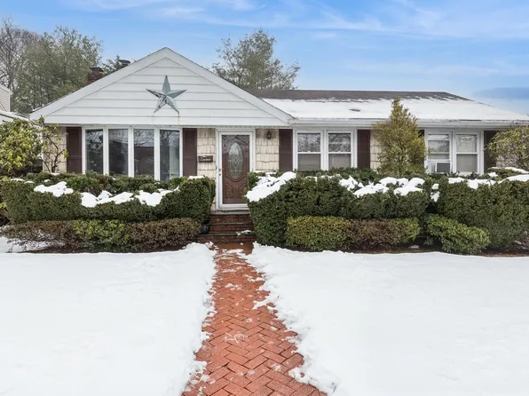 16 W 14th Street, Huntington Station, NY 11746