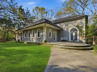 31 W Meadow Rd, Setauket, NY 11733