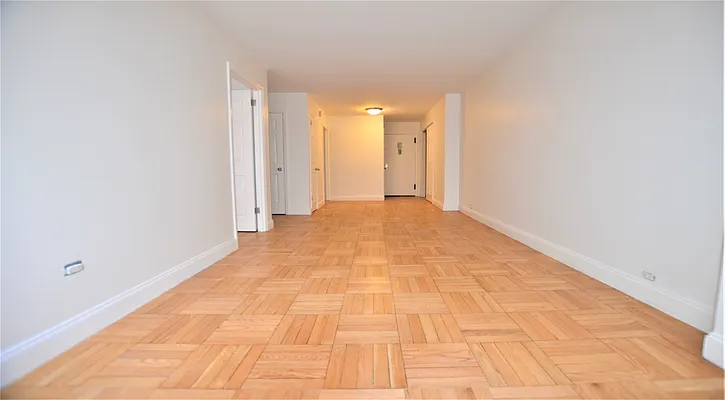 Rented by Manhattan Realty Group | media 8