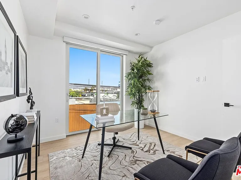 1414 1/2 S Beverly Dr #303 — Photo 9