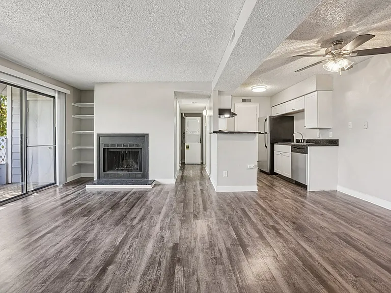 Windmill Apartments — Photo 15