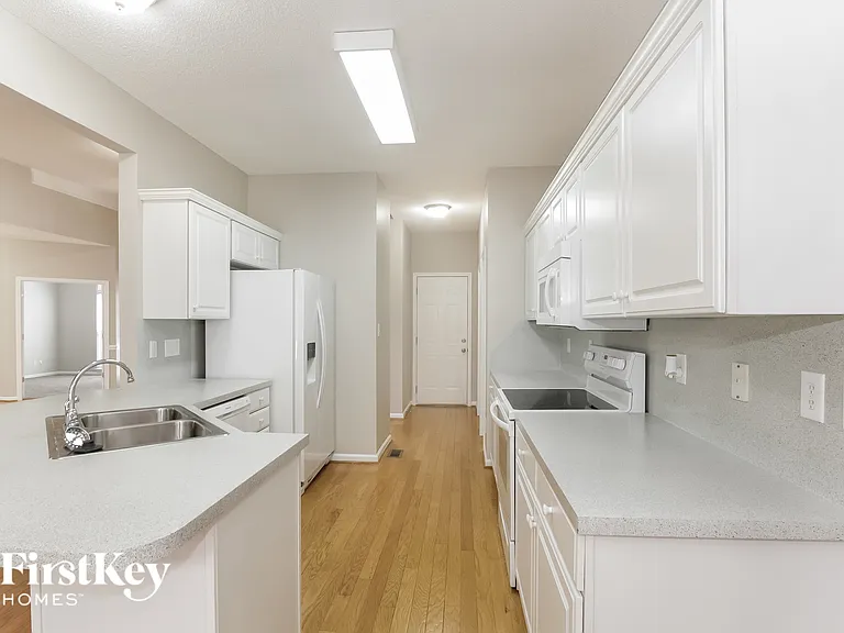 563 Gatsby Pl NW — Photo 6