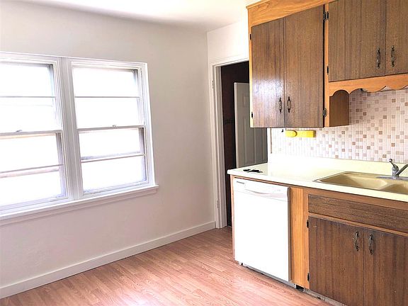 5th image of 707 S 21st St