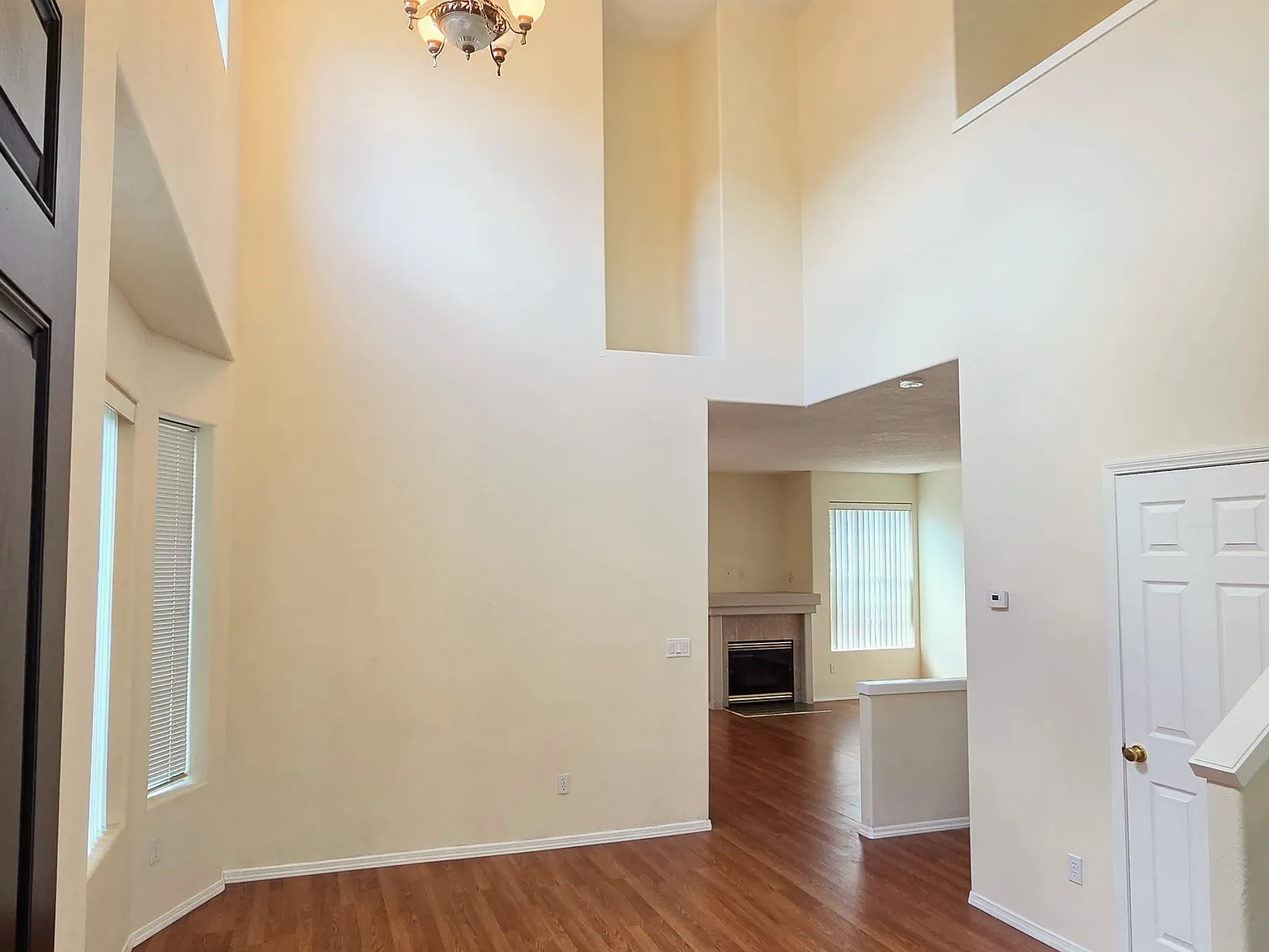 4 bed, 2192 sqft, $3,050 — Photo 2
